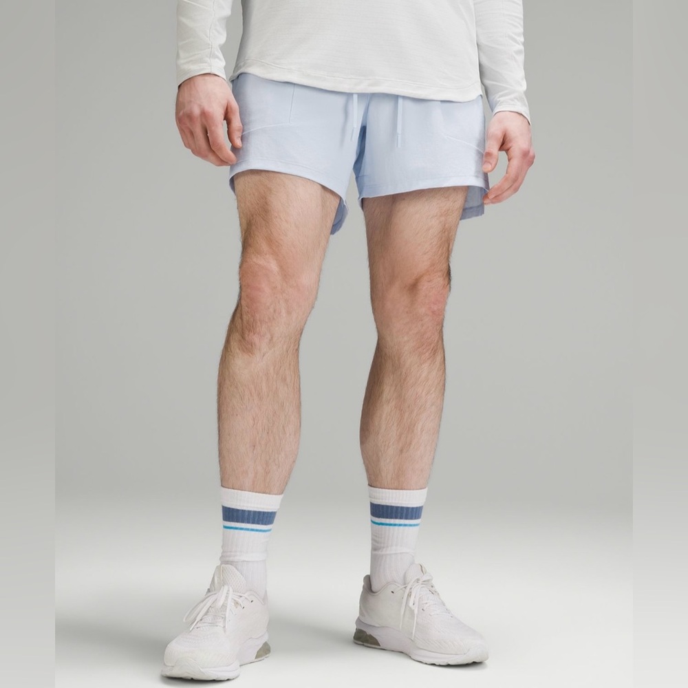 Lululemon License to Train Linerless Shorts 7” in “Windmill” (Light Blue), L